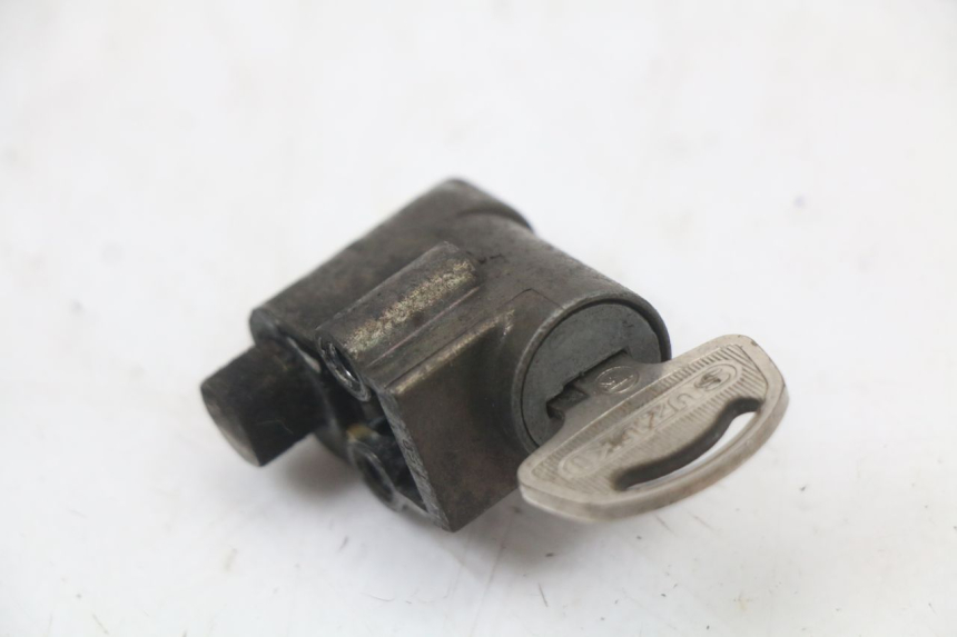 photo de KIT CHIAVE BLOCCO NEIMAN SUZUKI GN 125 (1997 - 2000)