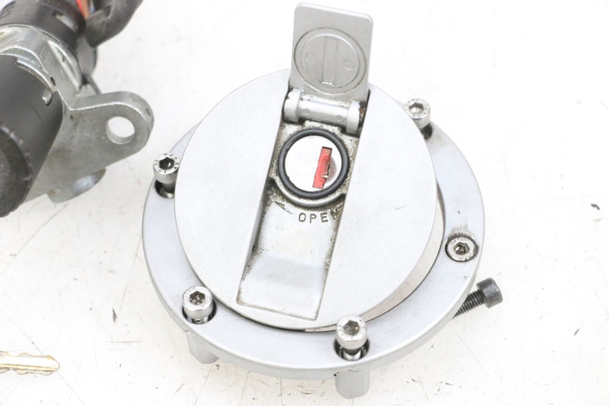 photo de KIT SERRATURE YAMAHA TZR 50 (2008 - 2016) - Stato della superficie e materiale