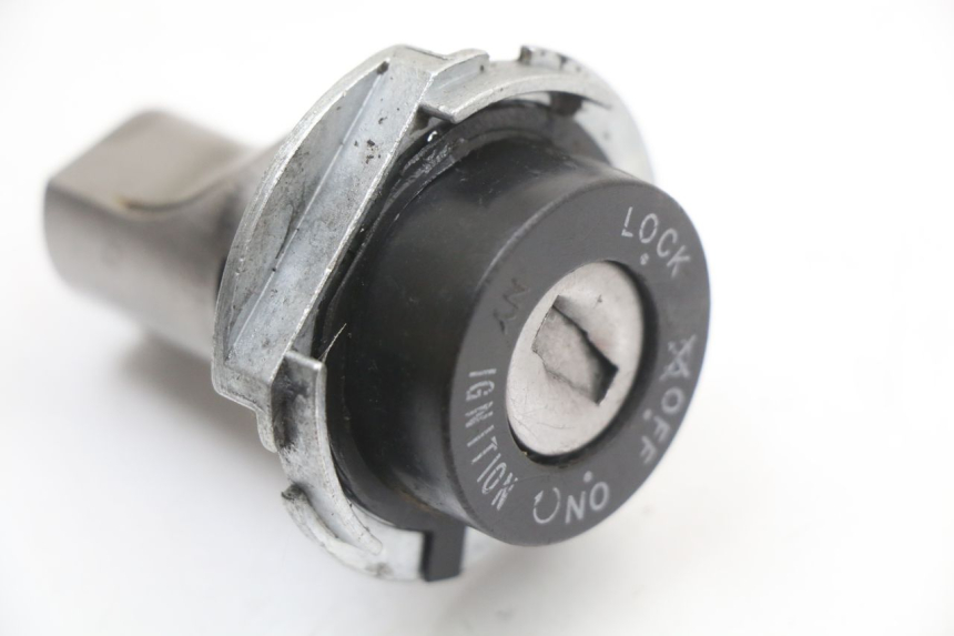 photo de KIT SERRATURA CHIAVE NEIMAN PIAGGIO ZIP 2T 50 (2009 - 2019)