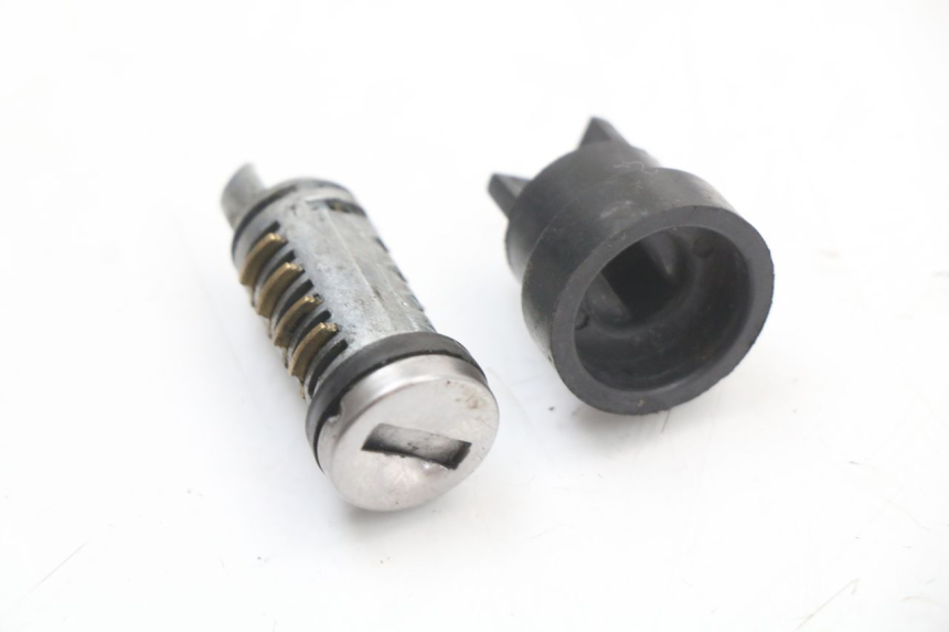 photo de KIT SERRATURA CHIAVE NEIMAN PIAGGIO ZIP 2T 50 (2009 - 2019)