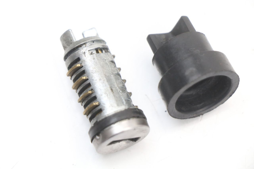 photo de KIT SERRATURA CHIAVE NEIMAN PIAGGIO ZIP 2T 50 (2009 - 2019)