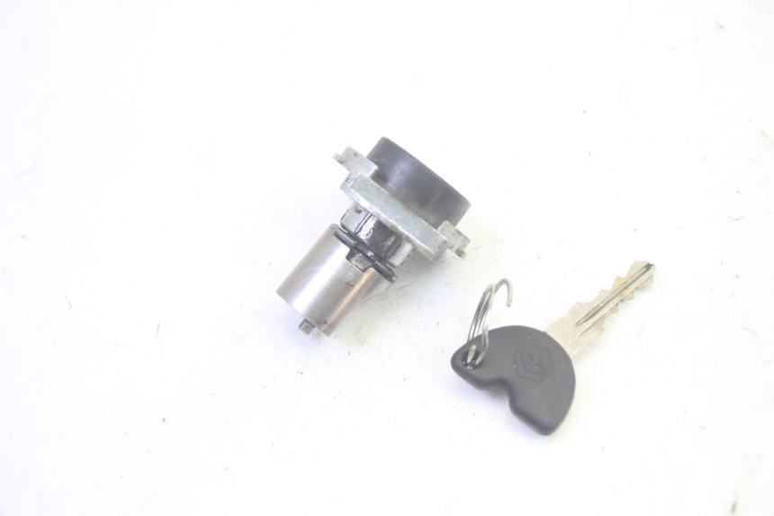 photo de KIT SERRATURA CHIAVE NEIMAN PIAGGIO ZIP 4T 50 (2018 - 2020) - Vista d'insieme del prodotto