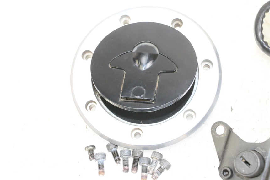 photo de KIT SERRATURE KAWASAKI ZR 7 750 (1999 - 2001) - Primo piano ad alta risoluzione