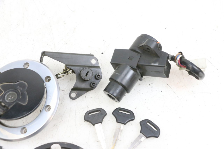 photo de KIT SERRATURE KAWASAKI ZR 7 750 (1999 - 2001) - Zoom sullo stato d'uso