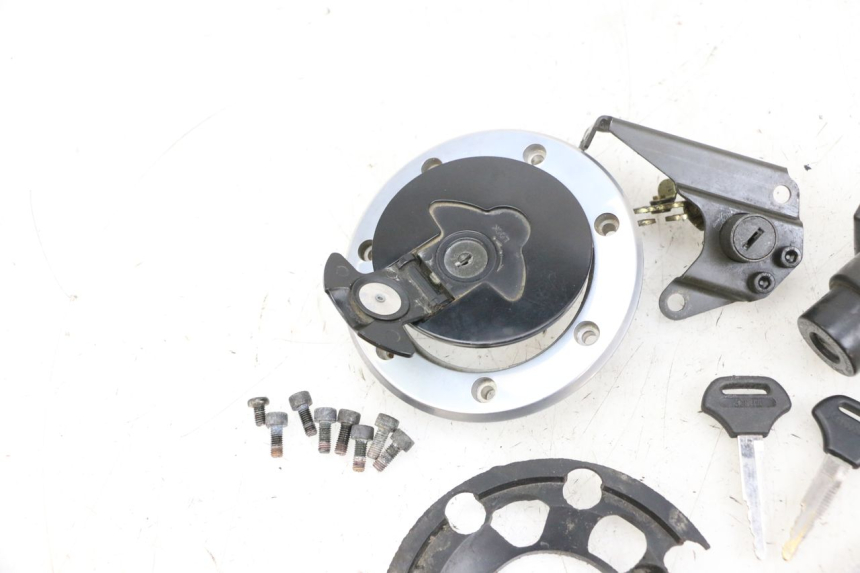 photo de KIT SERRATURE KAWASAKI ZR 7 750 (1999 - 2001) - Altra angolazione