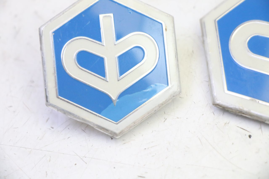 photo de LOGO MARCHIO PIAGGIO MP3 RL 250 (2007 - 2010) - Zoom sullo stato d'uso