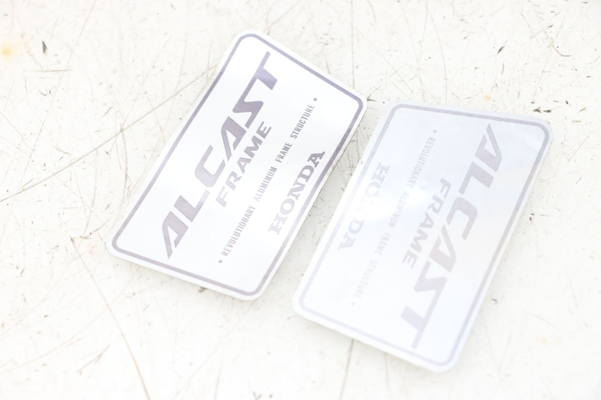 photo de LOGO MARCHIO HONDA NSR R 125 (1994 - 2003) - Zoom sullo stato d'uso