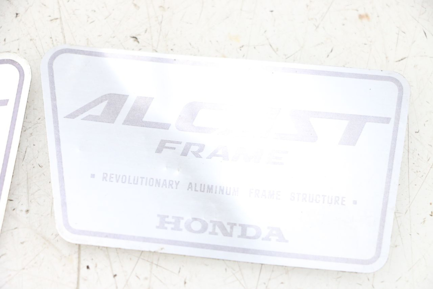 photo de LOGO MARCHIO HONDA NSR R 125 (1994 - 2003) - Primo piano tecnico