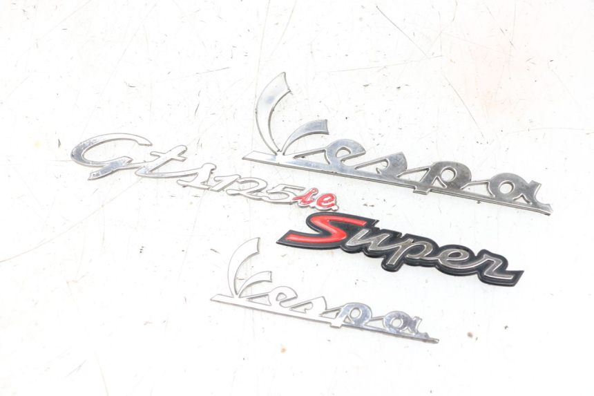 photo de LOGO MARCA PIAGGIO VESPA GTS SUPER IE 125 (2009 - 2016) - Vista principale