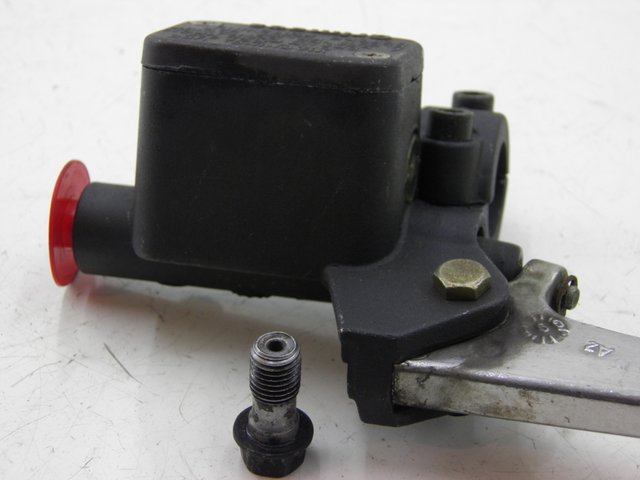 photo de POMPA FRENO POSTERIORE APRILIA LEONARDO ST 250 (2002 - 2005)