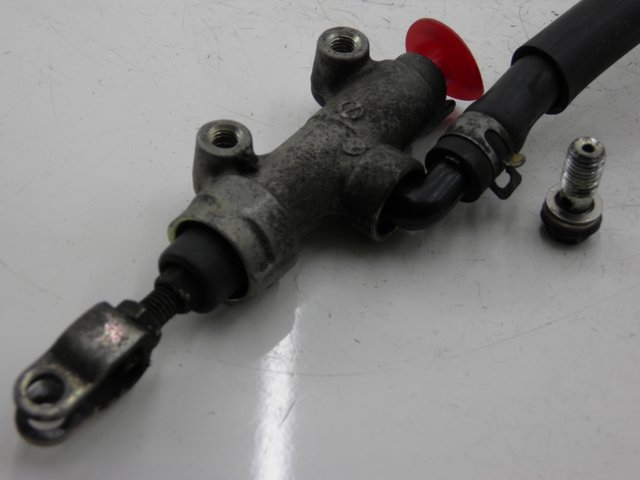 photo de POMPA FRENO POSTERIORE KAWASAKI ZEPHYR 550 (1991 - 1998)