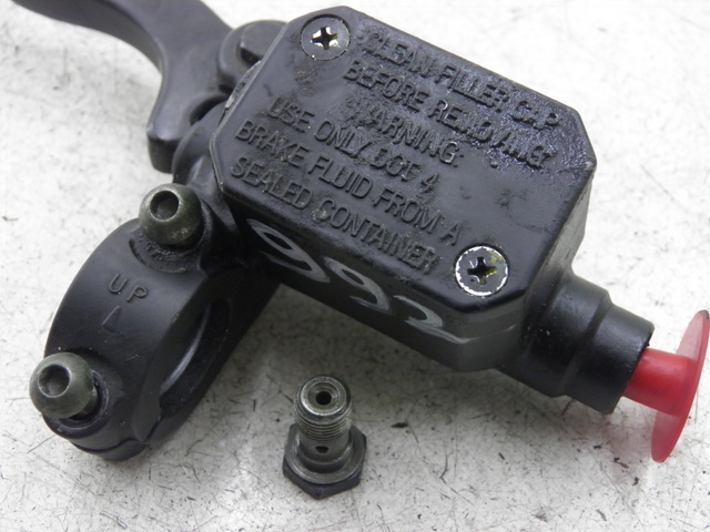 photo de MASTERCYLINDER FRENO POSTERIORE PIAGGIO MP3 500 (2011 - 2015)