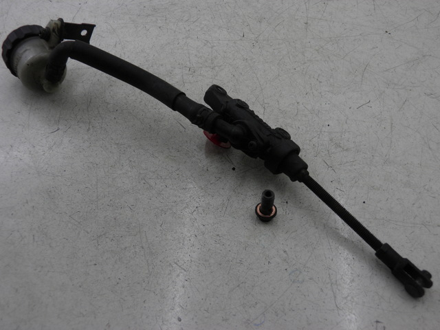 photo de POMPA FRENO POSTERIORE YAMAHA TDM 850 (1996 - 2001)