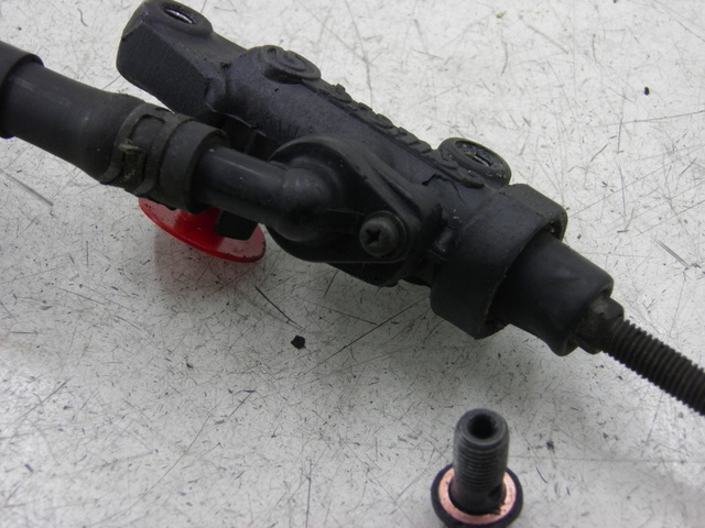 photo de POMPA FRENO POSTERIORE YAMAHA TDM 850 (1996 - 2001)