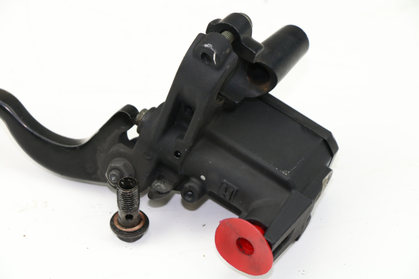 photo de MASTERCYLINDER FRENO POSTERIORE YAMAHA XMAX X-MAX 125 (2006 - 2009)