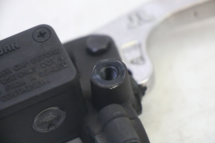 photo de POMPA FRENO ANTERIORE QUADRO 4 4D 350 (2015 - 2018)