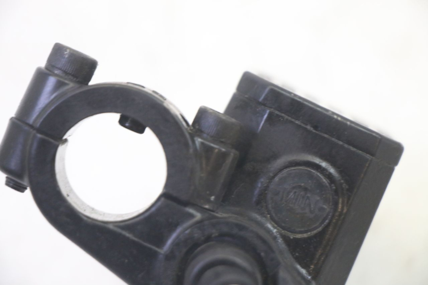 photo de POMPA FRENO ANTERIORE ADIVA AD3 300 (2014 - 2020) - Vista d'insieme del prodotto