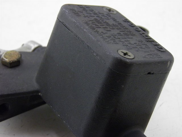 photo de POMPA FRENO ANTERIORE APRILIA LEONARDO ST 250 (2002 - 2005)
