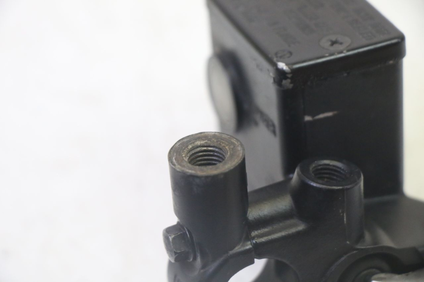 photo de MASTERCYLINDER ANTERIORE SUZUKI BURGMAN 125 (2007 - 2014)