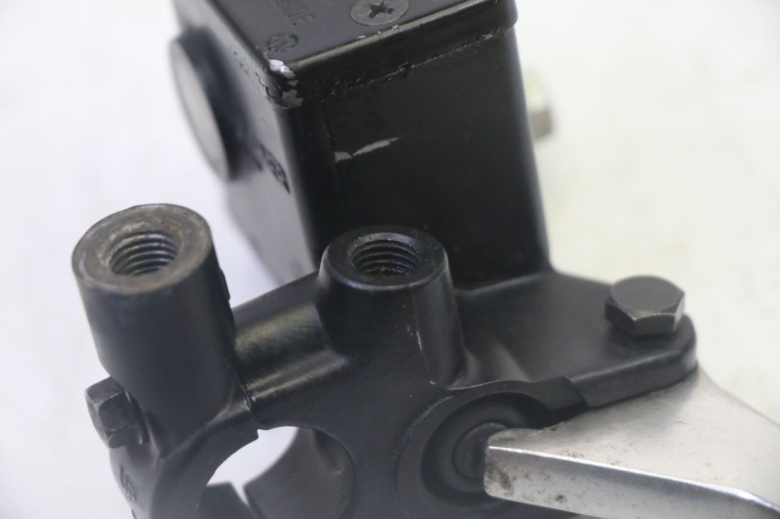 photo de MASTERCYLINDER ANTERIORE SUZUKI BURGMAN 125 (2007 - 2014)