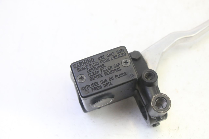 photo de MASTERCYLINDER ANTERIORE SUZUKI BURGMAN 125 (2007 - 2014)