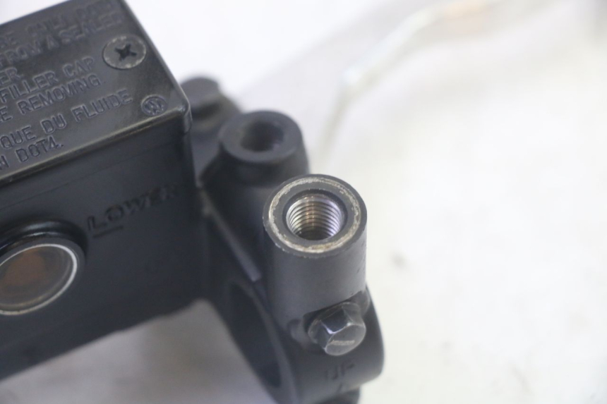 photo de MASTERCYLINDER ANTERIORE SUZUKI BURGMAN 125 (2007 - 2014) - Zoom sullo stato d'uso