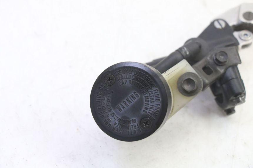 photo de MASTERCYLINDER ANTERIORE HONDA CBR RR FIREBLADE 900 (1992 - 1994)