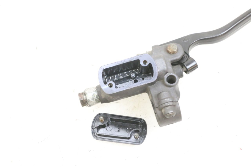 photo de MASTERCYLINDER ANTERIORE PEUGEOT ELYSEO 125 (1999 - 2004) - Primo piano tecnico