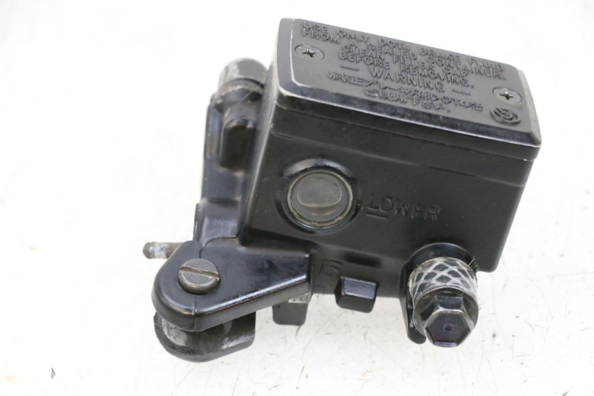 photo de MASTERCYLINDER ANTERIORE YAMAHA FJR ABS 1300 (2006 - 2012) - Altra angolazione