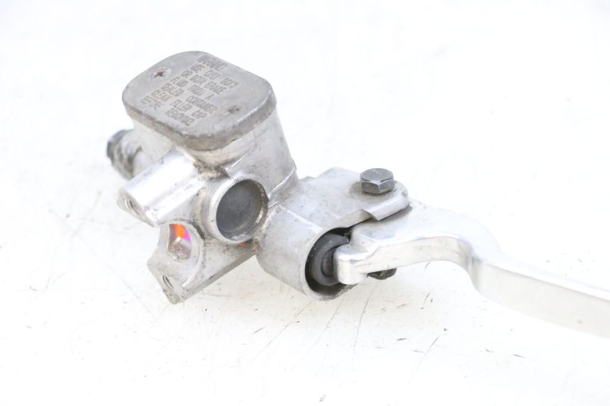 photo de CILINDRO PRINCIPALE ANTERIORE MBK FLIPPER 115 (2013 - 2017) - Dettagli dei punti di fissaggio