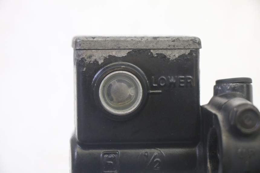 photo de CILINDRO PRINCIPALE ANTERIORE SYM GTS EVO 125 (2009 - 2013) - Primo piano tecnico