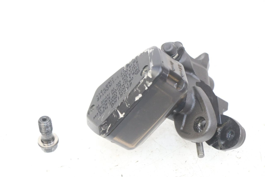 photo de MASTERCYLINDER ANTERIORE HONDA CB R 1000 (2018 - 2023)