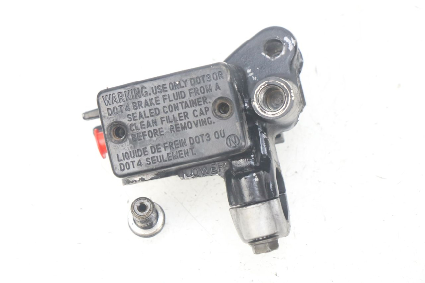 photo de CILINDRO PRINCIPALE ANTERIORE HONDA CBR R 125 (2003 - 2006)