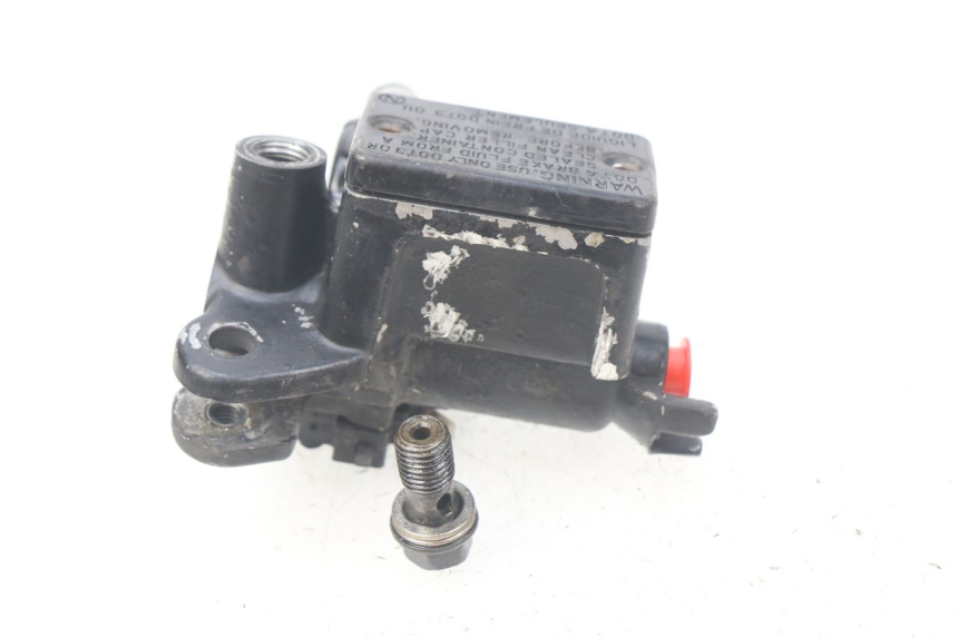 photo de CILINDRO PRINCIPALE ANTERIORE HONDA CBR R 125 (2003 - 2006)