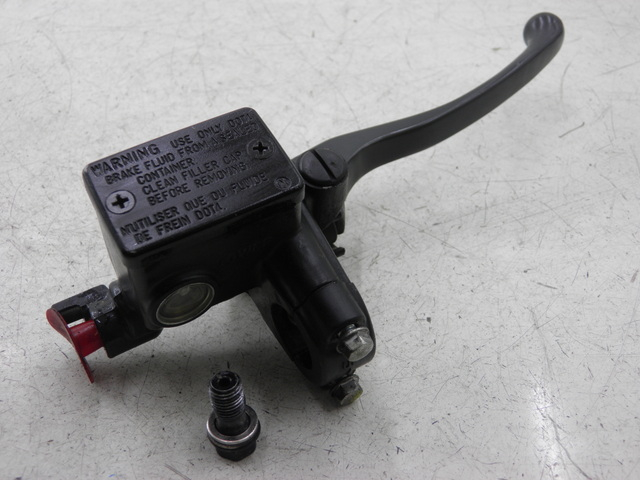 photo de CILINDRO PRINCIPALE ANTERIORE HONDA FES S-WING SWING 125 (2007 - 2015)