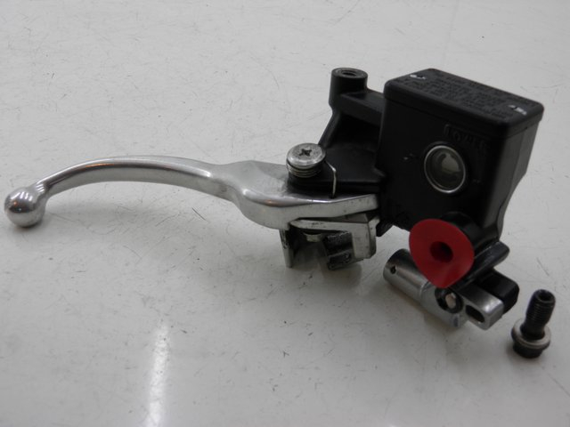 photo de MASTERCYLINDER ANTERIORE HONDA NHX LEAD 110 (2008 - 2010)