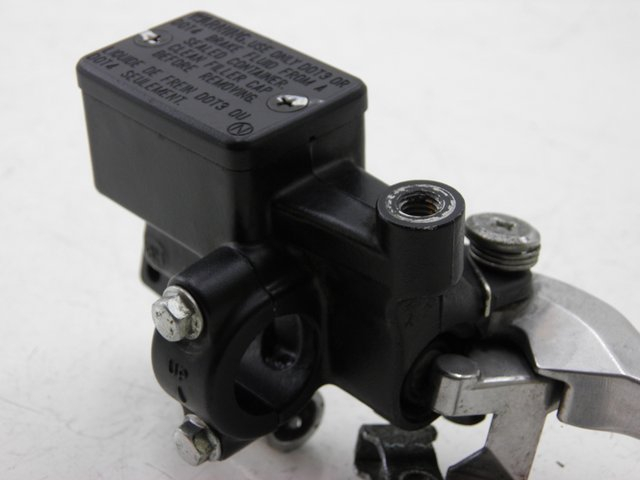 photo de MASTERCYLINDER ANTERIORE HONDA NHX LEAD 110 (2008 - 2010)