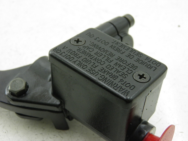 photo de MASTERCYLINDER ANTERIORE PEUGEOT KISBEE 4T 50 (2010 - 2017)