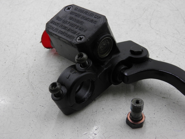 photo de MASTERCYLINDER ANTERIORE PIAGGIO X9 EVOLUTION 125 (2003 - 2007)