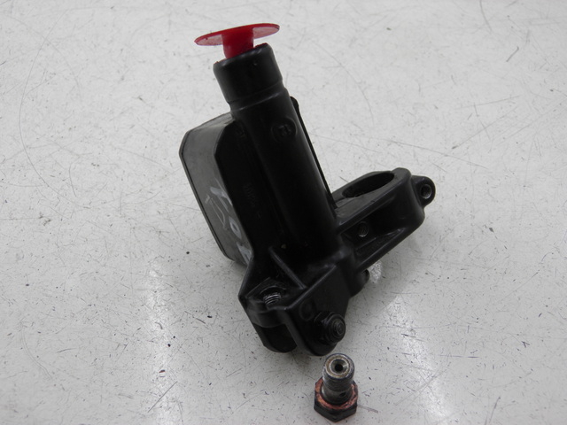 photo de MASTERCYLINDER ANTERIORE PIAGGIO X9 EVOLUTION 125 (2003 - 2007)