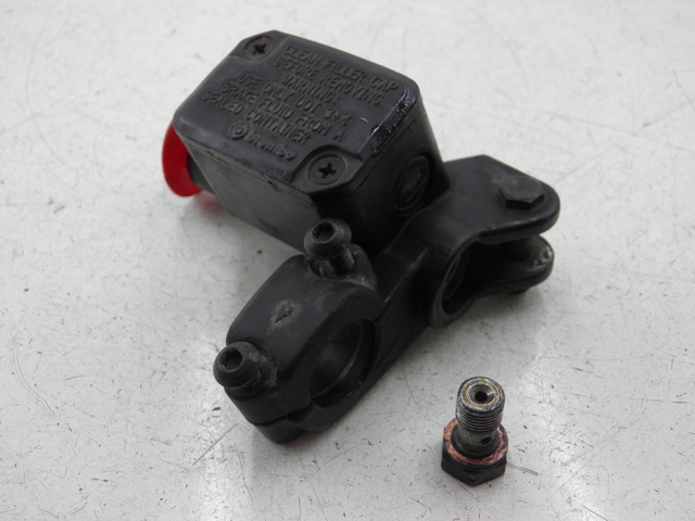 photo de MASTERCYLINDER ANTERIORE PIAGGIO X9 EVOLUTION 125 (2003 - 2007)