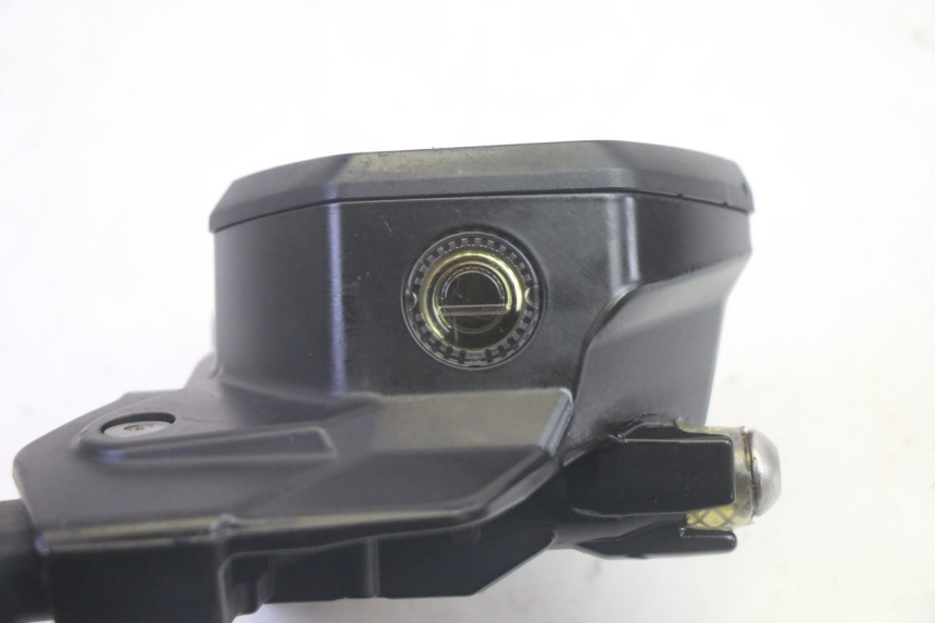 photo de POMPA FRENO ANTERIORE BMW R GS 1250 (2021 - 2024) - Dettagli dei punti di fissaggio