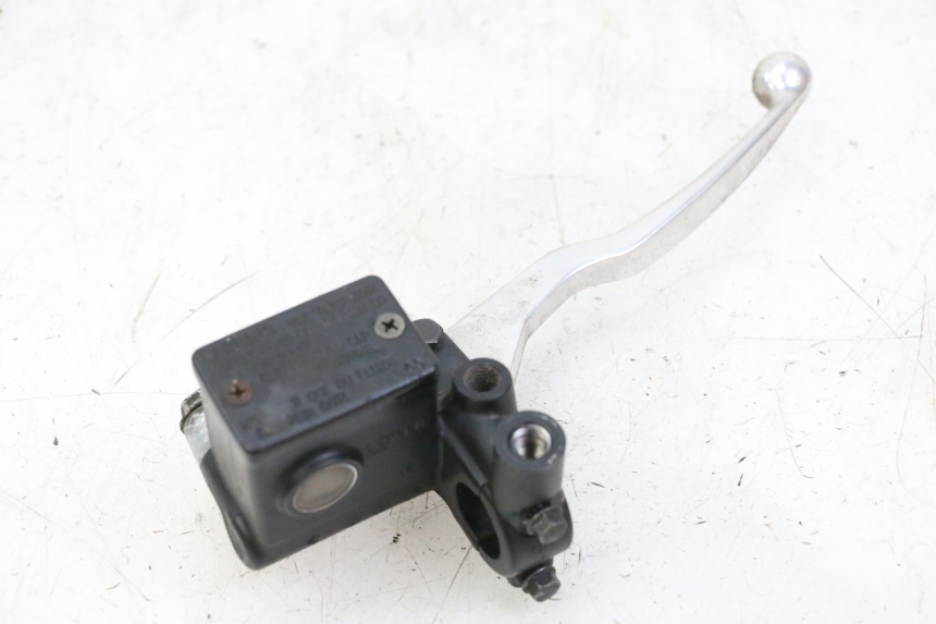 photo de MASTERCYLINDER ANTERIORE SUZUKI BURGMAN 125 (2007 - 2014)