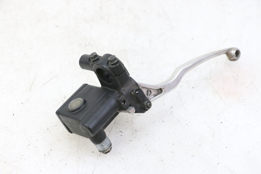 photo de MASTERCYLINDER ANTERIORE SUZUKI BURGMAN 125 (2007 - 2014)