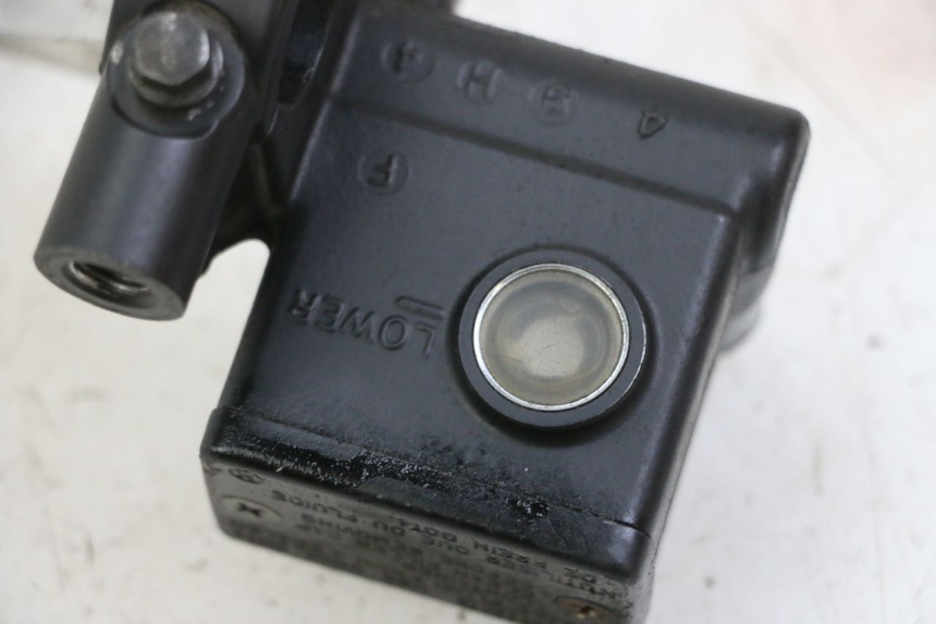 photo de MASTERCYLINDER ANTERIORE SUZUKI BURGMAN 125 (2007 - 2014)