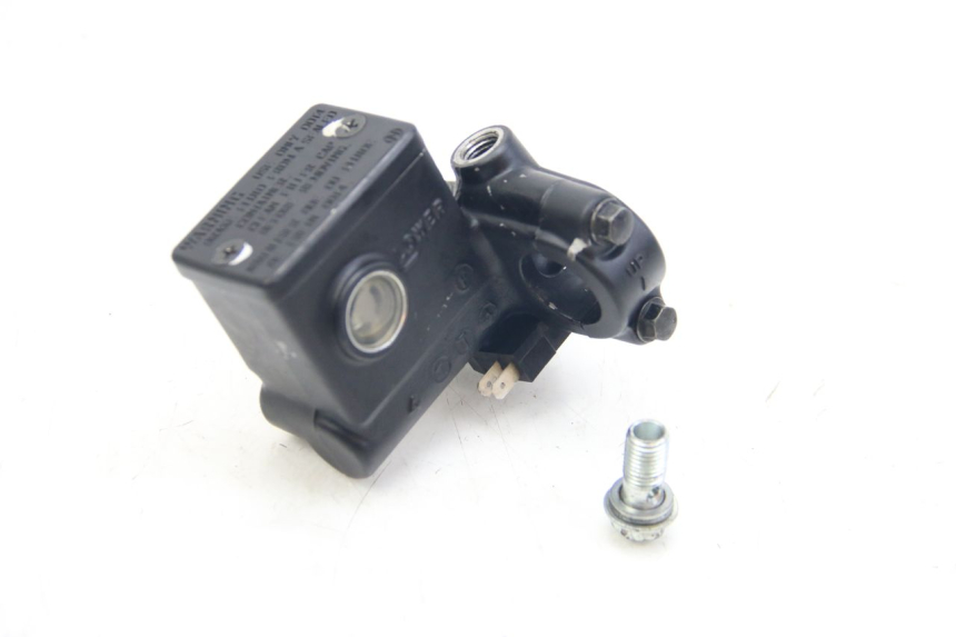photo de MASTERCYLINDER ANTERIORE SUZUKI SIXTEEN 125 (2008 - 2010)