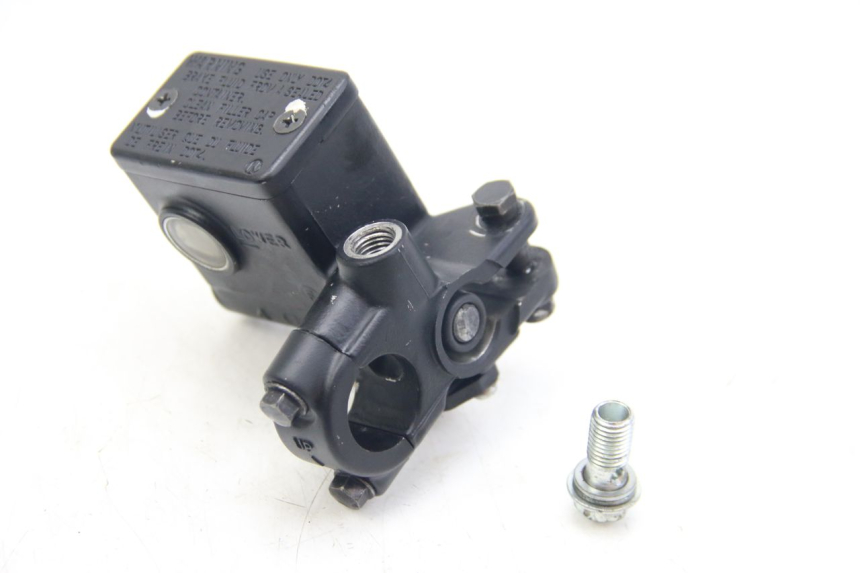 photo de MASTERCYLINDER ANTERIORE SUZUKI SIXTEEN 125 (2008 - 2010)