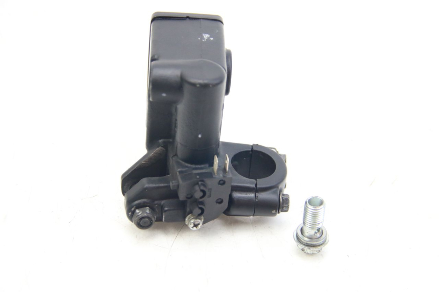 photo de MASTERCYLINDER ANTERIORE SUZUKI SIXTEEN 125 (2008 - 2010)