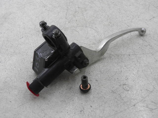 photo de MASTERCYLINDER ANTERIORE SYM FIDDLE 2 50 (2008 - 2013)