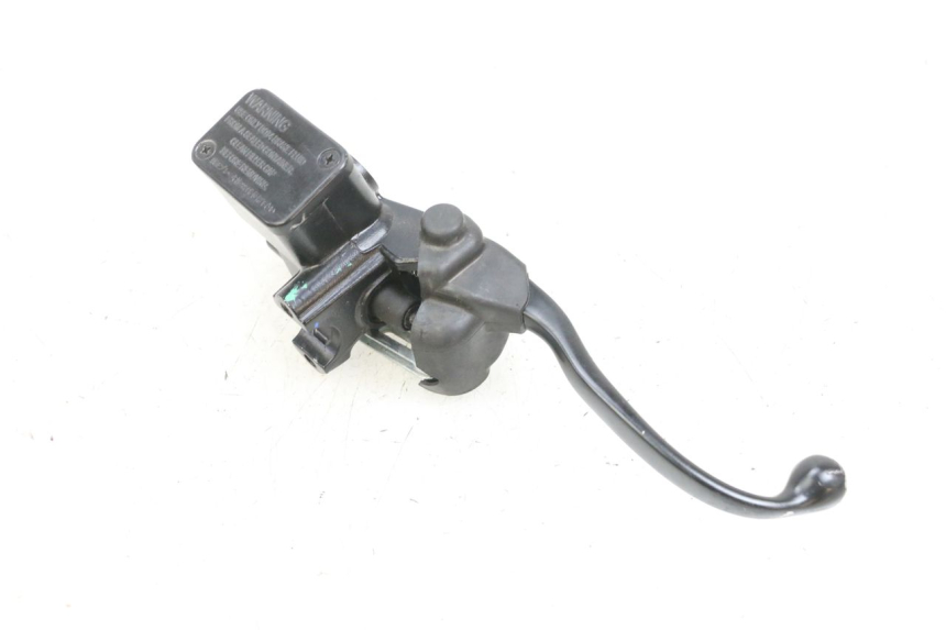photo de POMPA FRENO ANTERIORE YAMAHA TRICITY 300 (2020 - 2024) - Primo piano tecnico